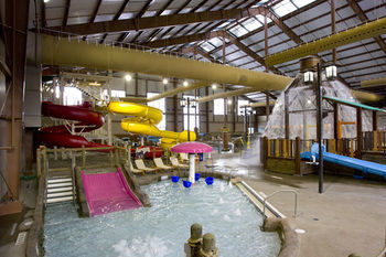 Hope Lake Lodge & Indoor Waterpark Cortland Exterior photo