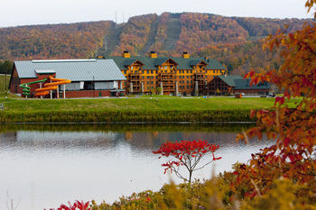 Hope Lake Lodge & Indoor Waterpark Cortland Exterior photo